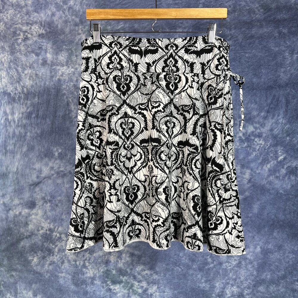 lola Black & White Skirt Sz L